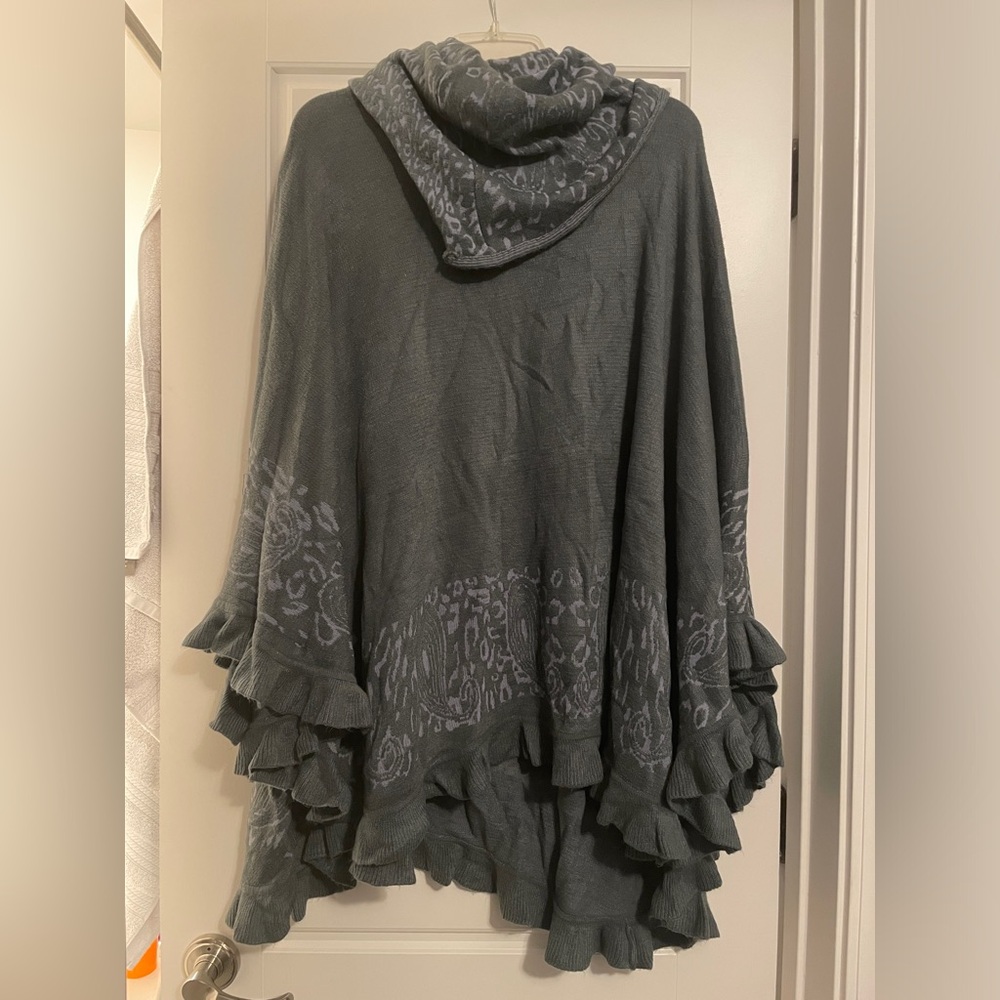 Jon & Anna plus size poncho